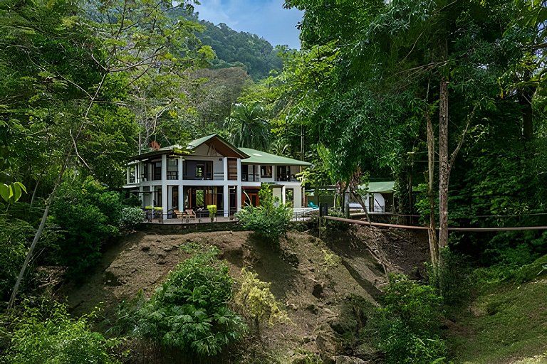 Private Jungle Home Surrounded by 2 Creeks