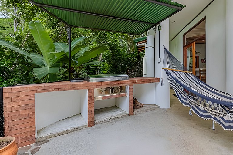 Private Jungle Home Surrounded by 2 Creeks