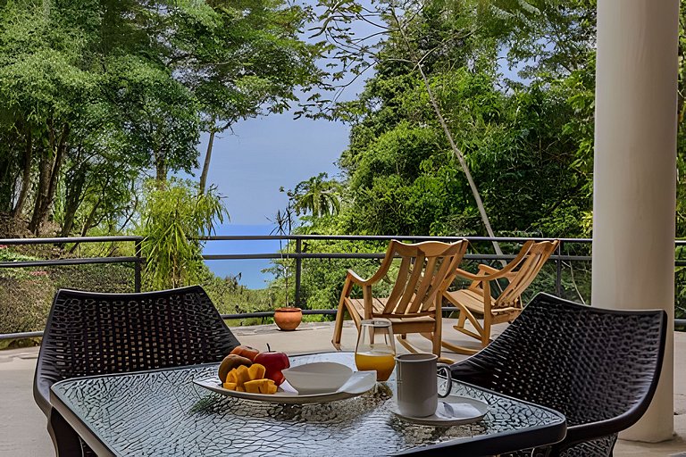 Private Jungle Home Surrounded by 2 Creeks